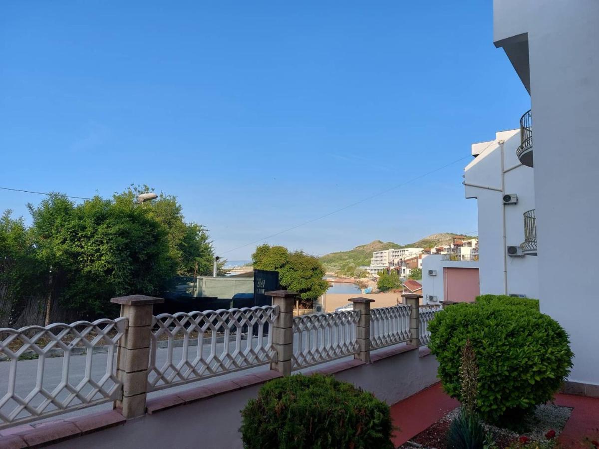 Apartment А13 In Sea Paradise Complex Kavarna Exterior photo